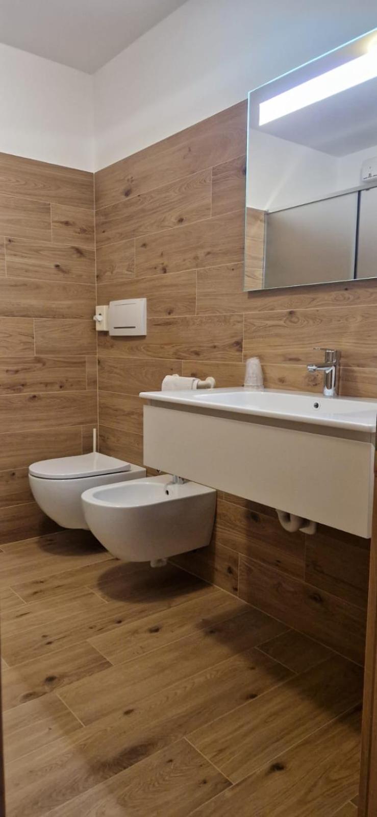 Hotel Villa Jolanda Циано-ди-Фьемме Экстерьер фото